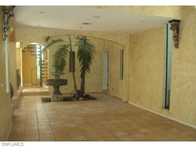 4650 3rd Ave., Naples, FL