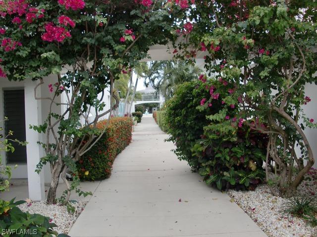 625 12th Ave., Naples, FL 34102