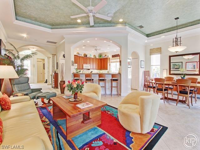 377 Mallory Ct., Naples, FL 34110