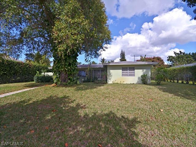 627 5th Ave., Naples, FL 34102