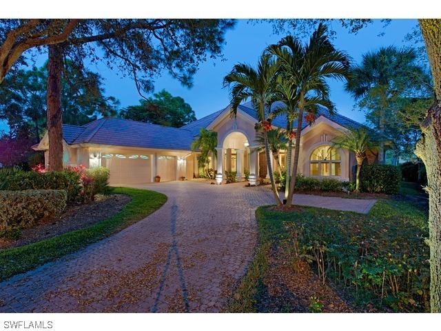 874 Barcarmil Way, Naples, FL 34110