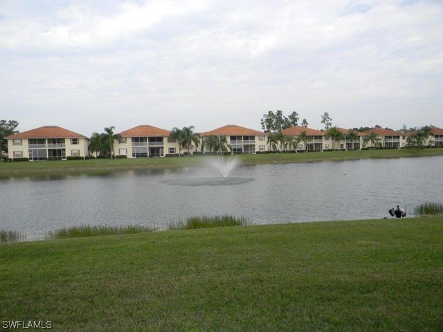 250 Robin Hood Cir. #102, Naples, FL 34104