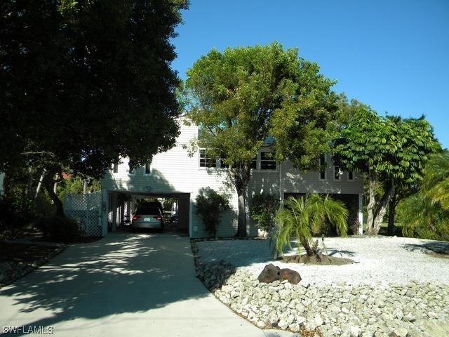 1585 Airway Dr., Naples, FL 34104