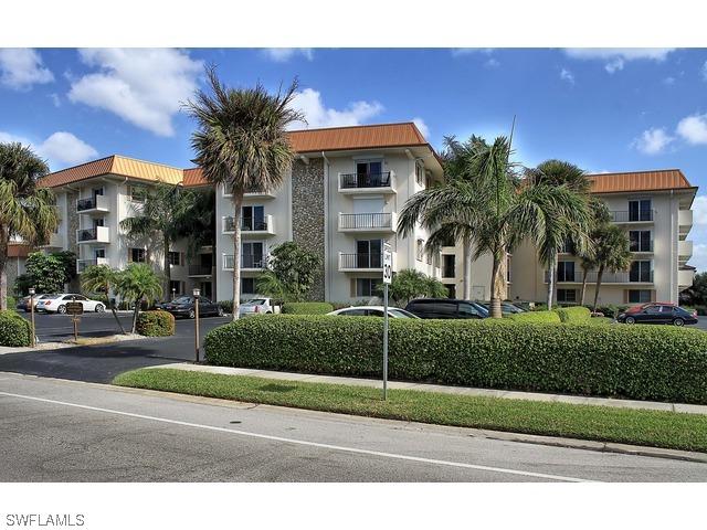 2900 Gulf Shore Blvd. #102, Naples, FL 34103