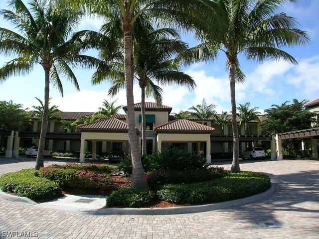 985 Sandpiper St., Naples, FL