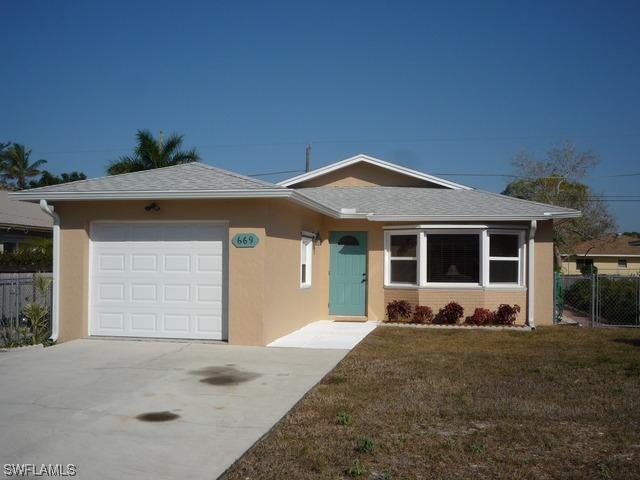 669 107th Ave., Naples, FL 34108