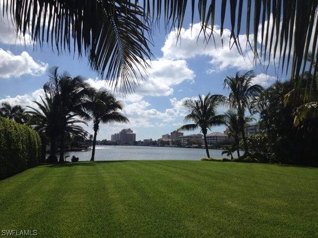 176 Bayview Ave., Naples, FL 34108