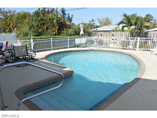 1363 Morningside Dr., Naples, FL 34103