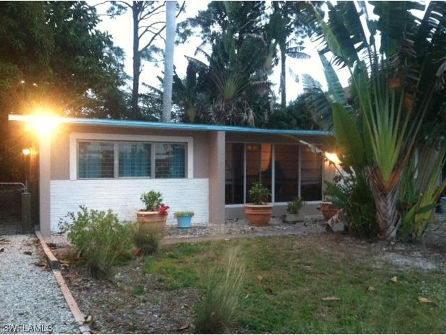 2371 Washington Ave., Naples, FL 34112