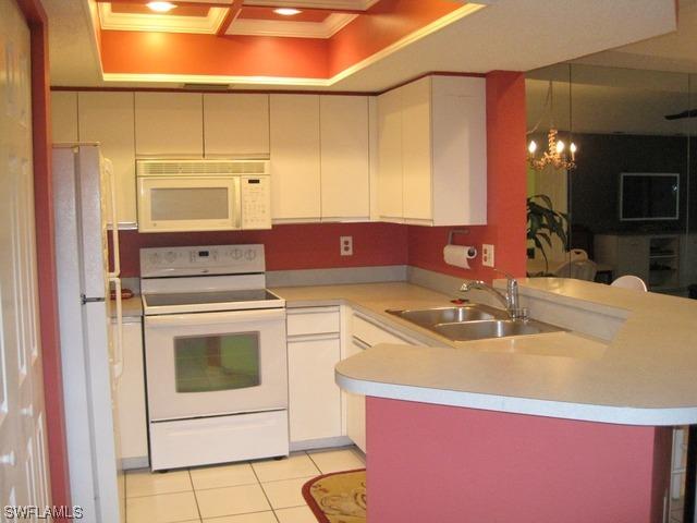 9103 Vanderbilt Dr. #307, Naples, FL 34108