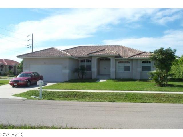 951 Dolphin Ct., Marco Island, FL