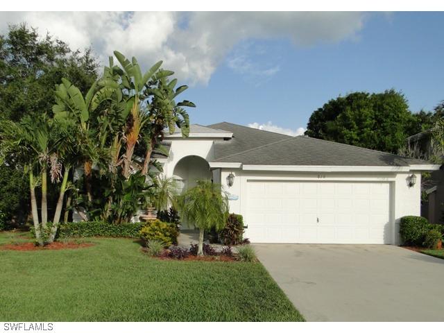 818 Briarwood Blvd., Naples, FL 34104