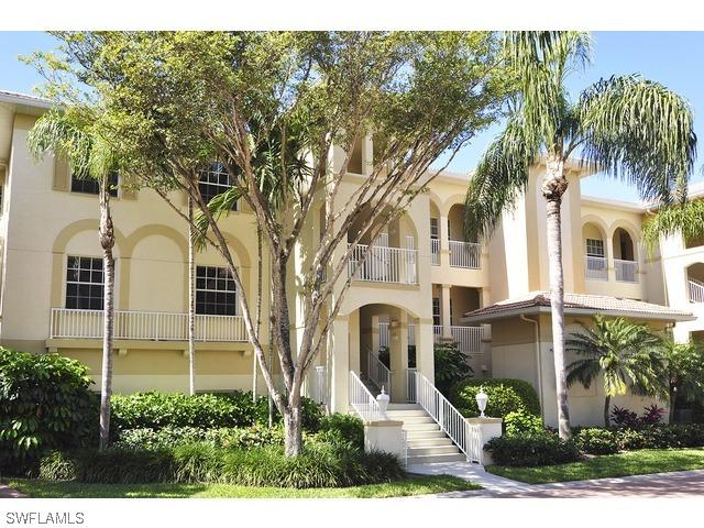 820 W Bentwater Cir. #102, Naples, FL 34108