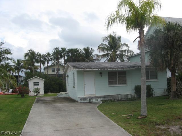 1278 Rainbow Ct., Naples, FL