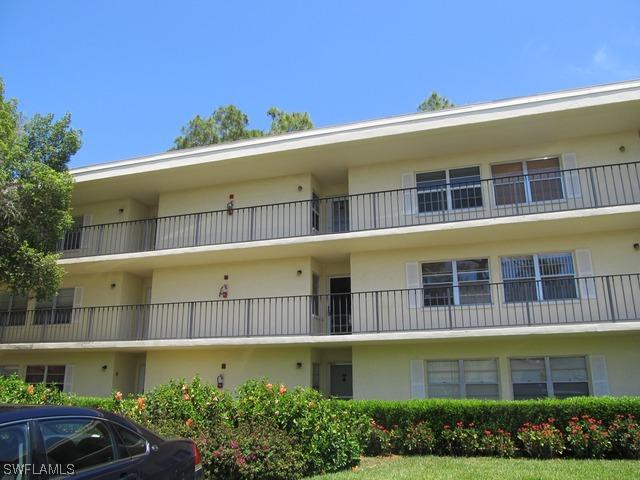 1084 Forest Lakes Dr., Naples, FL 34105