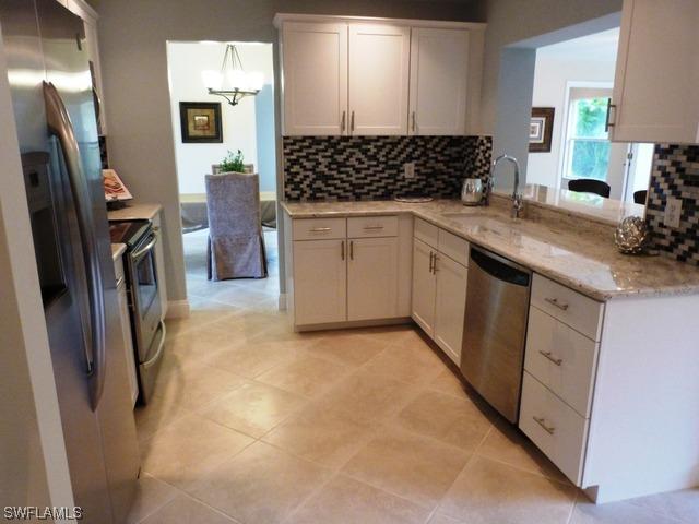 290 Nottingham Dr., Naples, FL