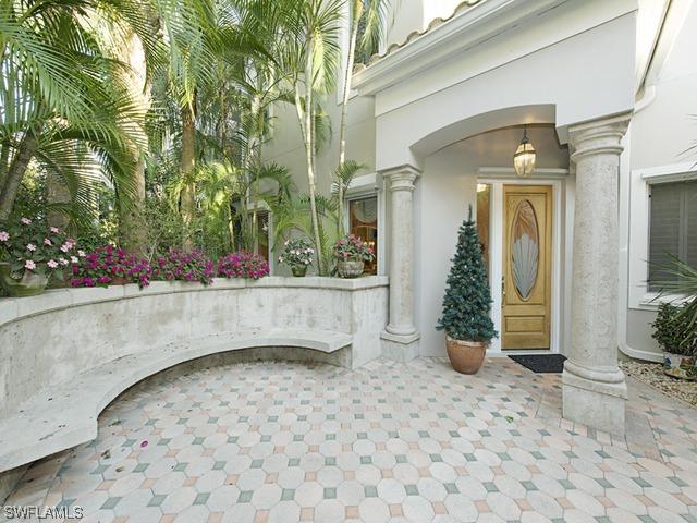 660 Via Mezner #401, Naples, FL