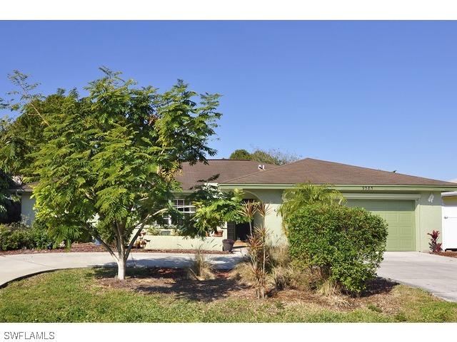 9585 Oxford St., Naples, FL