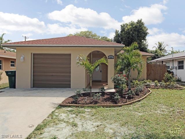 826 105th Ave., Naples, FL 34108