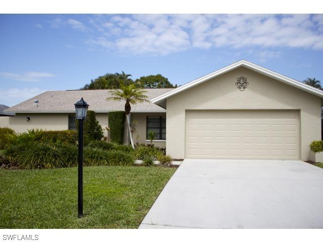 517 Landmark Dr., Naples, FL 34112