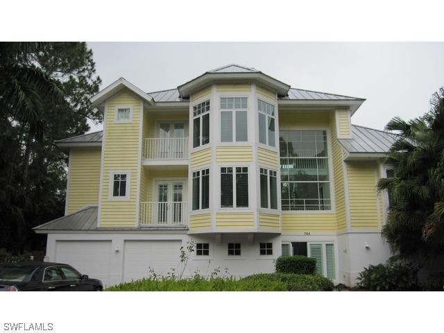 794 Pan Am Ave., Naples, FL 34110