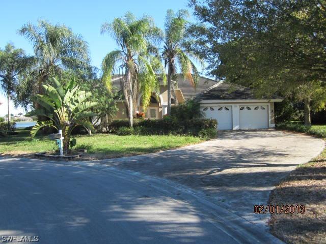 2036 Castle Garden Ln., Naples, FL 34110