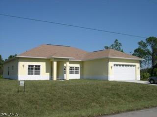 435 Hedgewood St., Lehigh Acres, FL 33974