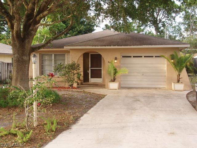 667 98th Ave., Naples, FL