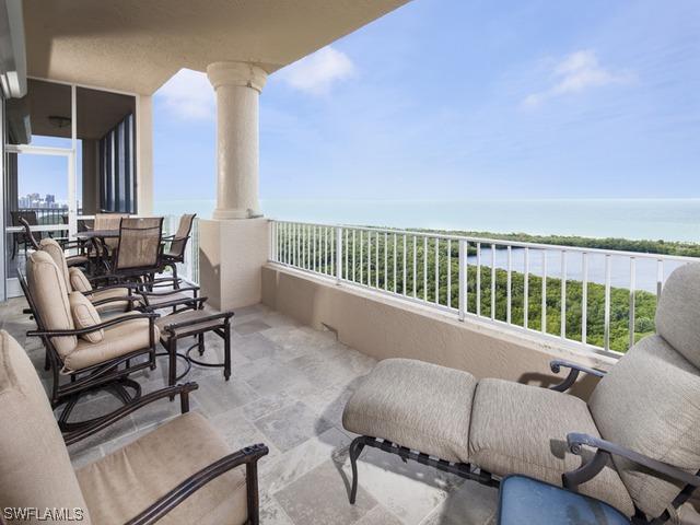 6597 Nicholas Blvd. #PH-22, Naples, FL