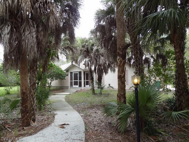 6041 Standing Oaks Ln., Naples, FL