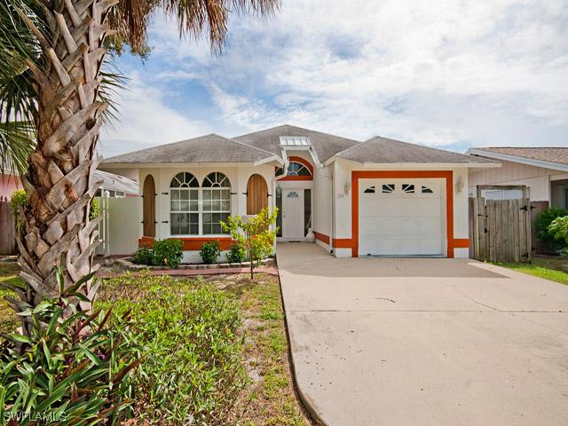 594 98th Ave., Naples, FL 34108