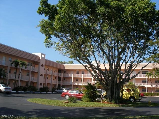 170 Turtle Lake Ct. #109, Naples, FL 34105