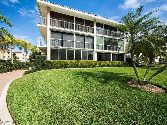 1910 Gulf Shore Blvd. #302, Naples, FL