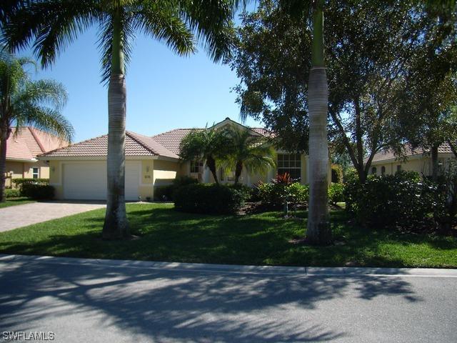 1076 Tivoli Dr., Naples, FL 34104