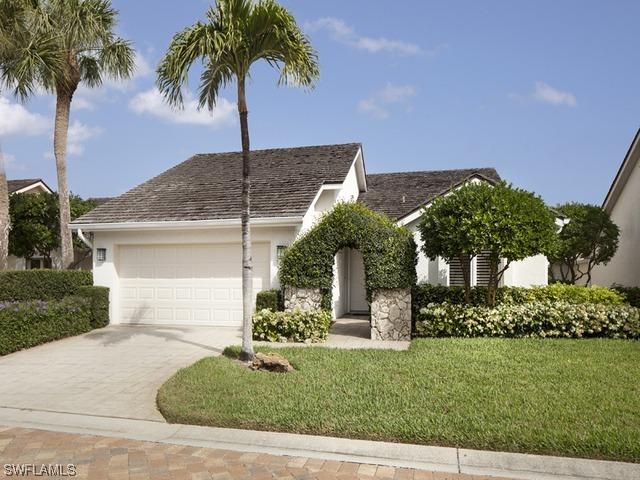 711 Heathery Ln., Naples, FL 34108