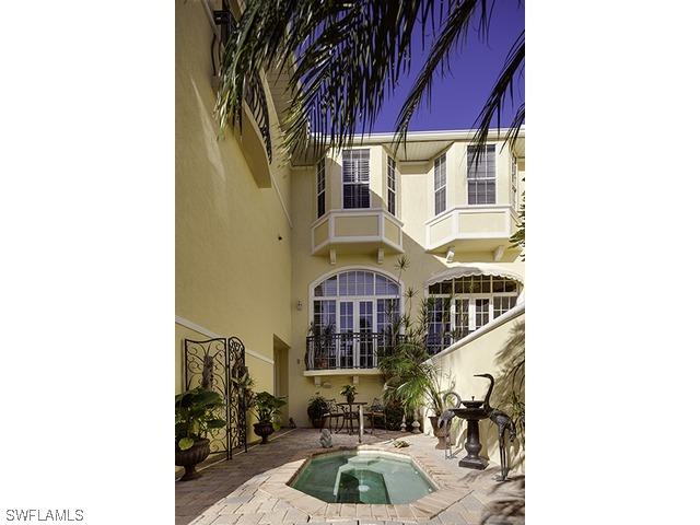 516 2nd St., Naples, FL