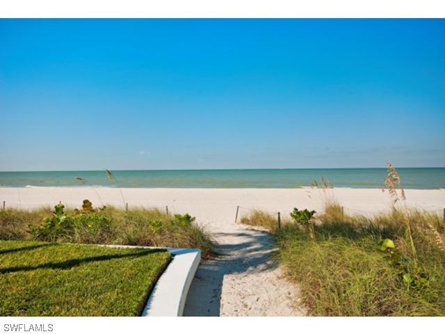 546 Golf Dr., Naples, FL 34102