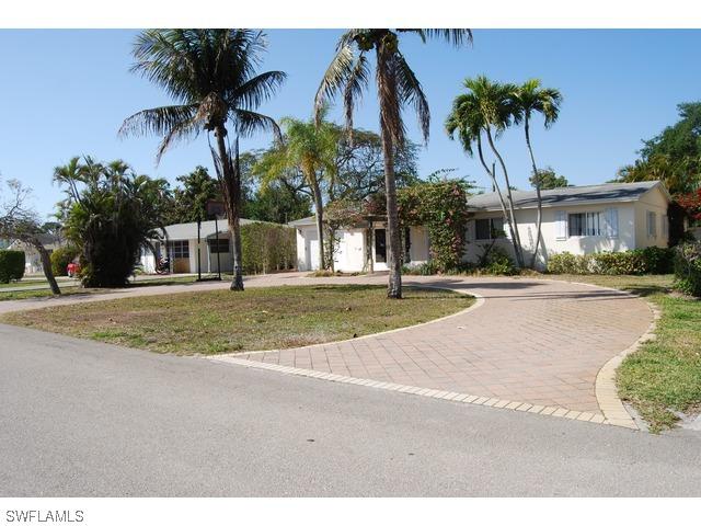 1273 Wisconsin Dr., Naples, FL