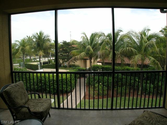 975 Sandpiper St., Naples, FL