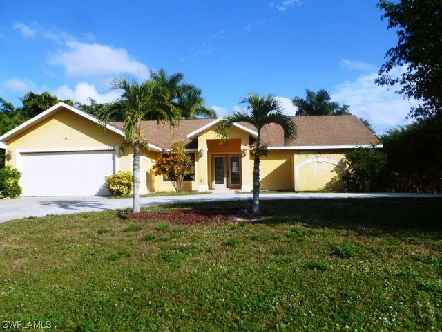 128 Palm View Dr., Naples, FL 34110