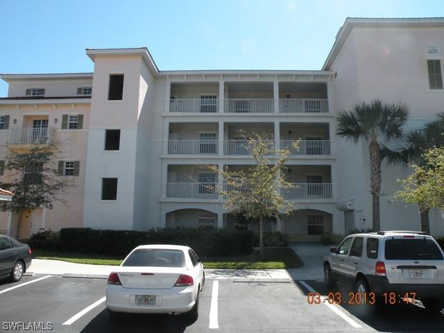 4450 Botanical Place Cir. #302, Naples, FL 34112