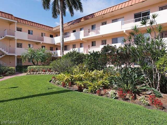 1100 Gulf Shore Blvd. #305, Naples, FL 34102