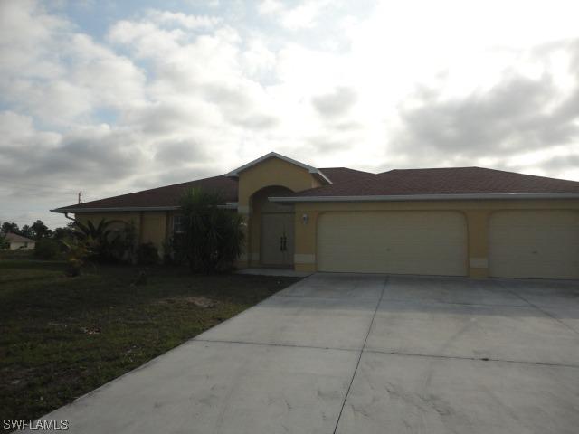 1040 Champion Ave., Lehigh Acres, FL