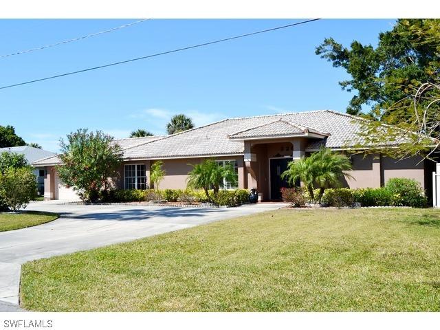 226 Fairway Cir., Naples, FL 34110