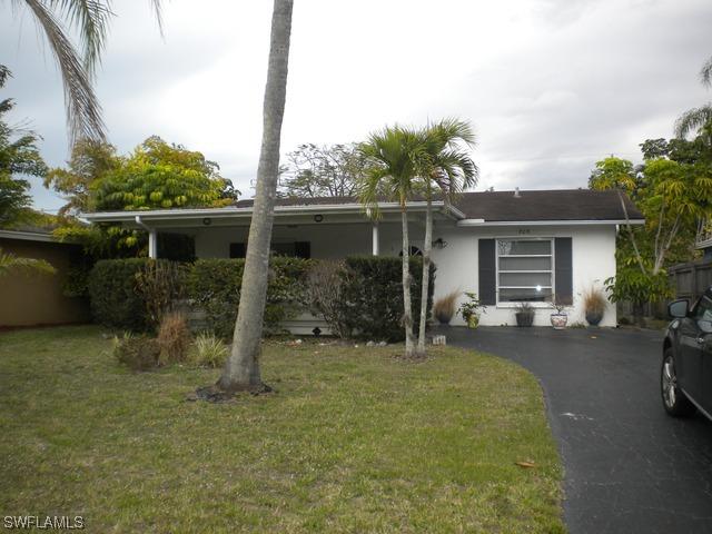 709 93rd Ave., Naples, FL 34108