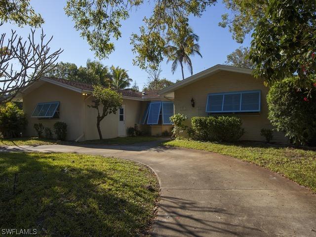 603 Broad Ct., Naples, FL