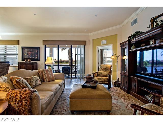 10498 Smokehouse Bay Dr. #101, Naples, FL 34120