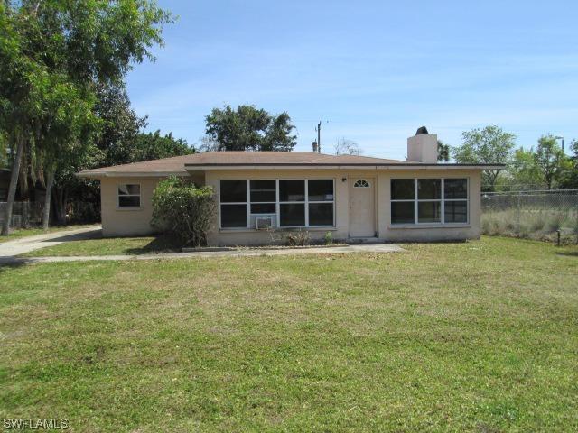 1346 Center Ln., Naples, FL 34110