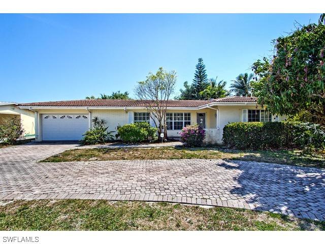 1370 Curlew Ave., Naples, FL 34102