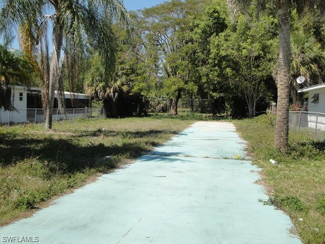 112 Jeepers Dr., Naples, FL